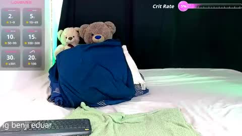 Snapshot of benji_hoter chatting on May 22, 6:09 am Benji Hoter online show from May 22, 6:09 am