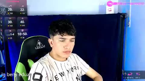 Snapshot of benji_hoter chatting on July 29, 1:09 pm Benji Hoter online show from July 29, 1:09 pm