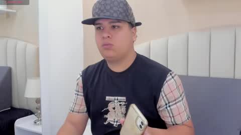 bennett_alejoo online show from April 30, 11:27 am