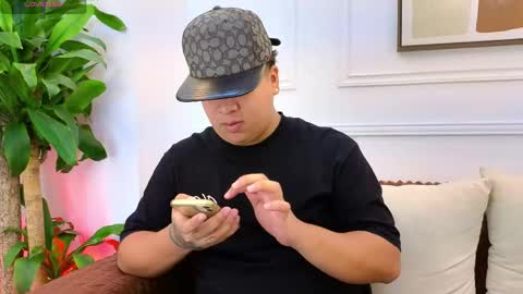 bennett_alejoo online show from May 2, 6:24 pm