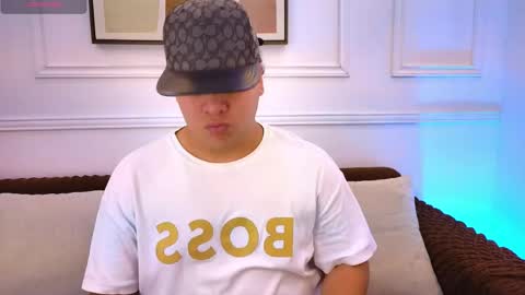 bennett_alejoo online show from May 18, 6:36 pm
