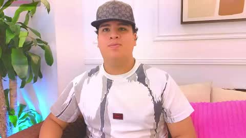 bennett_alejoo online show from May 29, 6:39 pm