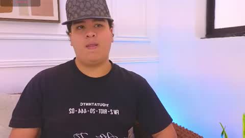 bennett_alejoo online show from June 11, 6:39 pm
