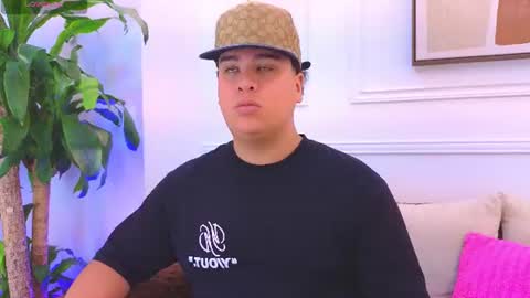 bennett_alejoo online show from June 16, 5:48 pm