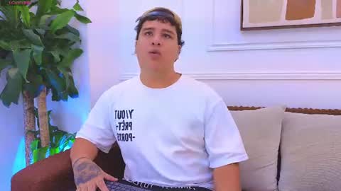 bennett_alejoo online show from July 8, 6:45 pm