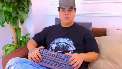 bennett_alejoo online show from July 25, 6:38 pm