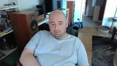 Snapshot of bennn54 chatting on April 21, 8:53 am Ben online show from April 21, 8:53 am