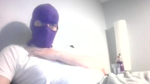 Snapshot of bennybueno chatting on August 8, 3:08 am bennybueno online show from August 8, 3:08 am