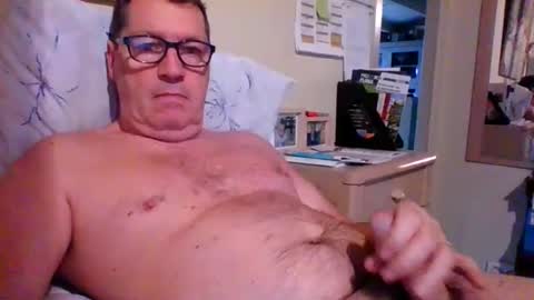 Snapshot of bennybutterfly007 chatting on January 6, 12:35 pm bennybutterfly007 online show from January 6, 12:35 pm