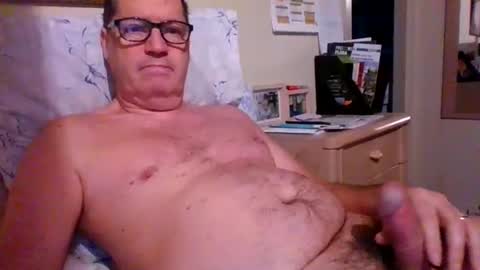 Snapshot of bennybutterfly007 chatting on January 7, 8:24 am bennybutterfly007 online show from January 7, 8:24 am