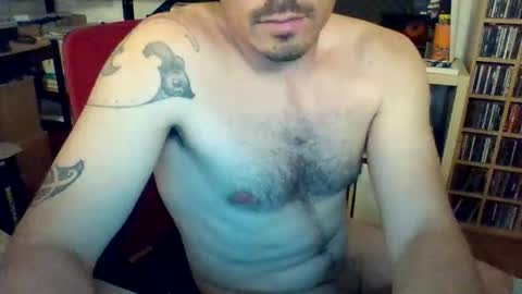 Snapshot of bennyhola chatting on May 30, 12:30 am BennyHola online show from May 30, 12:30 am