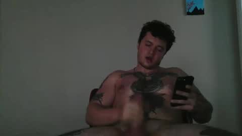 Snapshot of bennymaple chatting on October 28, 9:28 pm bennymaple online show from October 28, 9:28 pm