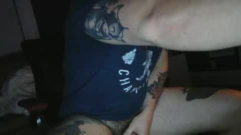 Snapshot of bennymaple chatting on December 21, 3:24 am bennymaple online show from December 21, 3:24 am