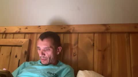 Snapshot of bennymn chatting on August 7, 8:44 pm benny and innocentvixon online show from August 7, 8:44 pm