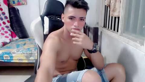 Snapshot of bergon30 chatting on January 29, 12:22 am Bergon77 online show from January 29, 12:22 am