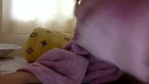 Snapshot of bermudatriangle12 chatting on December 21, 10:55 am tixxie online show from December 21, 10:55 am