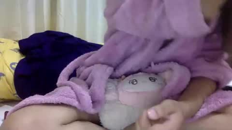 Snapshot of bermudatriangle12 chatting on January 12, 12:43 pm tixxie online show from January 12, 12:43 pm