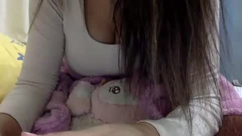 Snapshot of bermudatriangle12 chatting on February 1, 2:59 pm tixxie online show from February 1, 2:59 pm