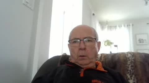 bernard1102 online show from February 14, 2:25 pm