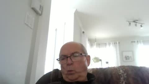 bernard1102 online show from April 15, 2:13 pm