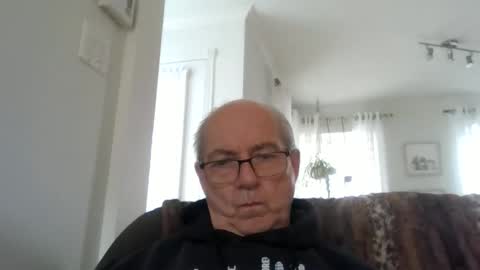 bernard1102 online show from May 14, 12:12 pm