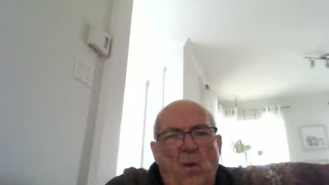 bernard1102 online show from May 21, 1:07 pm
