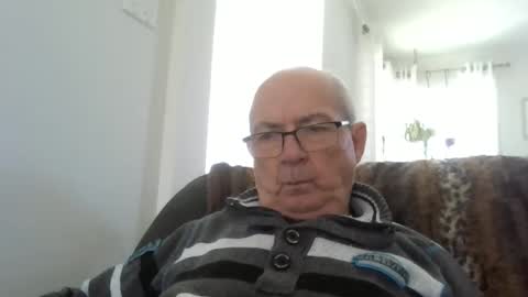 bernard1102 online show from May 22, 2:22 pm
