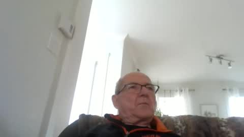 bernard1102 online show from May 29, 1:09 pm