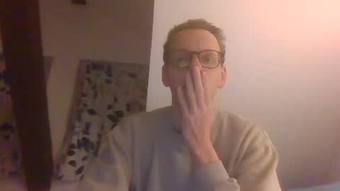 Snapshot of bernie484237 chatting on March 15, 5:52 pm Bernie online show from March 15, 5:52 pm