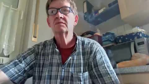 Snapshot of bernie6004 chatting on June 2, 9:22 am bernie6004 online show from June 2, 9:22 am