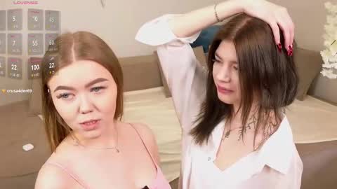 Snapshot of berry_bloom chatting on December 14, 11:15 am Aurora online show from December 14, 11:15 am