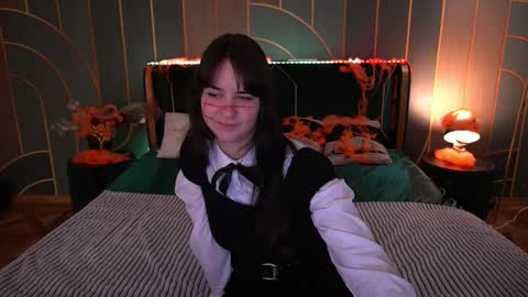 Snapshot of berrydiva chatting on October 23, 7:56 pm Violette online show from October 23, 7:56 pm