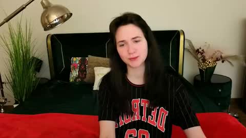 Violette online show from May 3, 7:53 pm