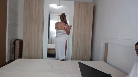 Alex and Victoria online show from September 28, 2:33 pm