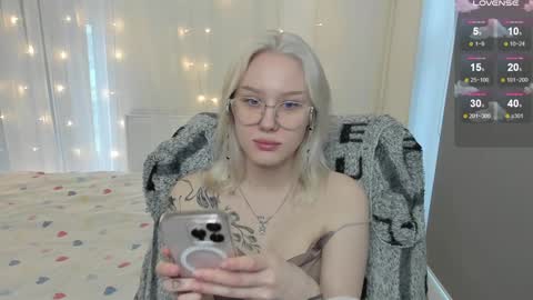 Snapshot of best_trip chatting on January 30, 5:09 am Danny and Kira online show from January 30, 5:09 am