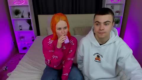 Snapshot of best_trip chatting on March 8, 8:03 pm Danny and Kira online show from March 8, 8:03 pm