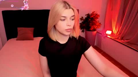 Danny and Kira online show from May 12, 8:06 pm