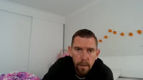 Snapshot of bestbigcock4u11 chatting on November 6, 6:25 am bestbigcock4u11 online show from November 6, 6:25 am