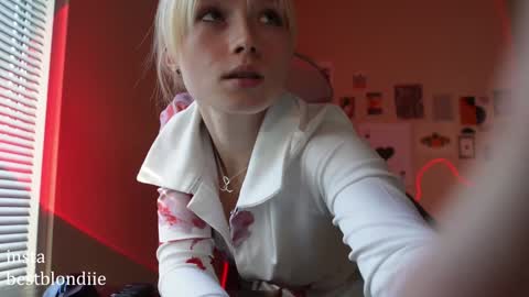 Snapshot of bestblondiiecb chatting on January 9, 11:24 pm Chloe Next stream on Friday online show from January 9, 11:24 pm