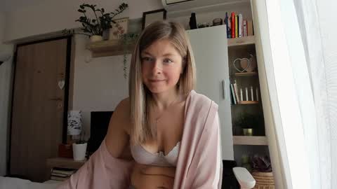 Snapshot of bestgirl_ofthe_neighborhood chatting on October 27, 8:29 am Vicky online show from October 27, 8:29 am