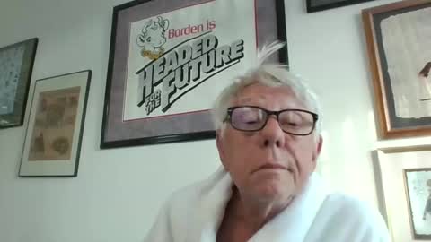 Snapshot of bestshot1951 chatting on May 28, 11:07 am bestshot1951 online show from May 28, 11:07 am