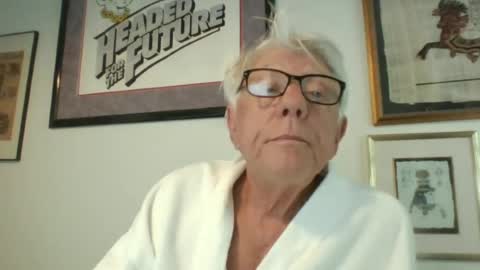 Snapshot of bestshot1951 chatting on June 17, 11:45 am bestshot1951 online show from June 17, 11:45 am