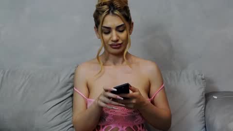 bethierusse online show from January 13, 12:51 am