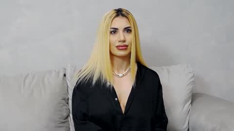 bethierusse online show from January 19, 9:55 pm