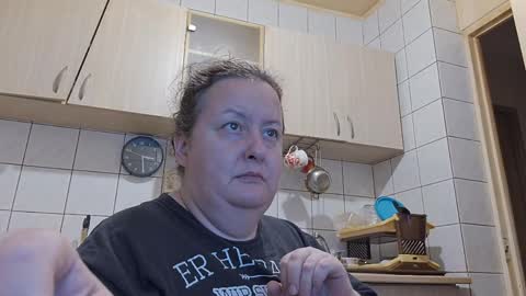 Snapshot of bethnorth chatting on June 5, 12:28 am bethnorth online show from June 5, 12:28 am
