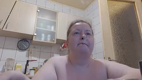 Snapshot of bethnorth chatting on June 19, 1:21 am bethnorth online show from June 19, 1:21 am
