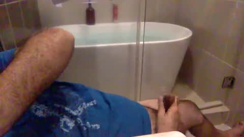 Snapshot of betoooox chatting on September 24, 8:06 am Virtual Gentleman online show from September 24, 8:06 am