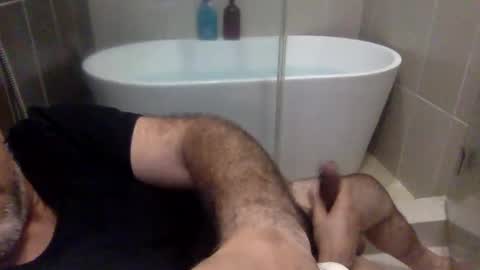 Snapshot of betoooox chatting on October 22, 11:04 pm Virtual Gentleman online show from October 22, 11:04 pm