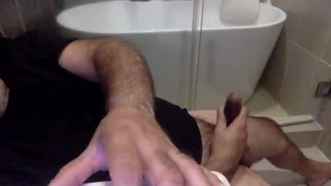 Snapshot of betoooox chatting on May 17, 2:53 am Virtual Gentleman online show from May 17, 2:53 am