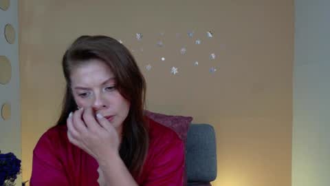 Snapshot of betsy_anub chatting on May 30, 5:43 pm LINDA online show from May 30, 5:43 pm